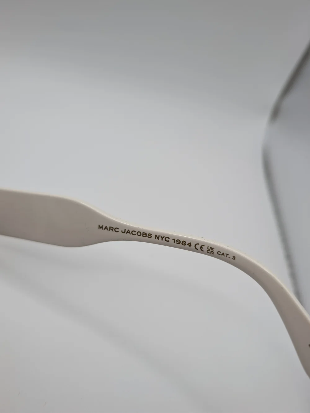 Marc Jacobs Ivory Square Sunglasses MARC 809/S with Hard Case